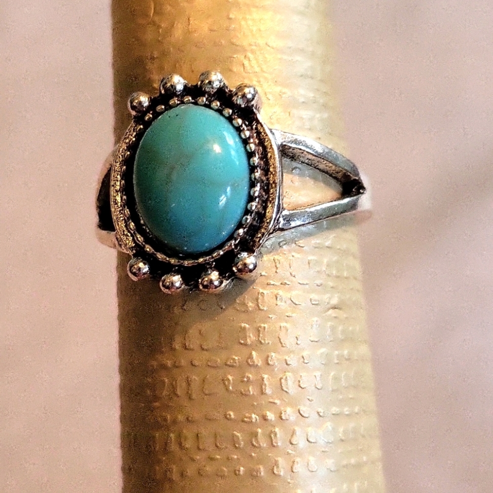 Silver Oval Turquoise Ring